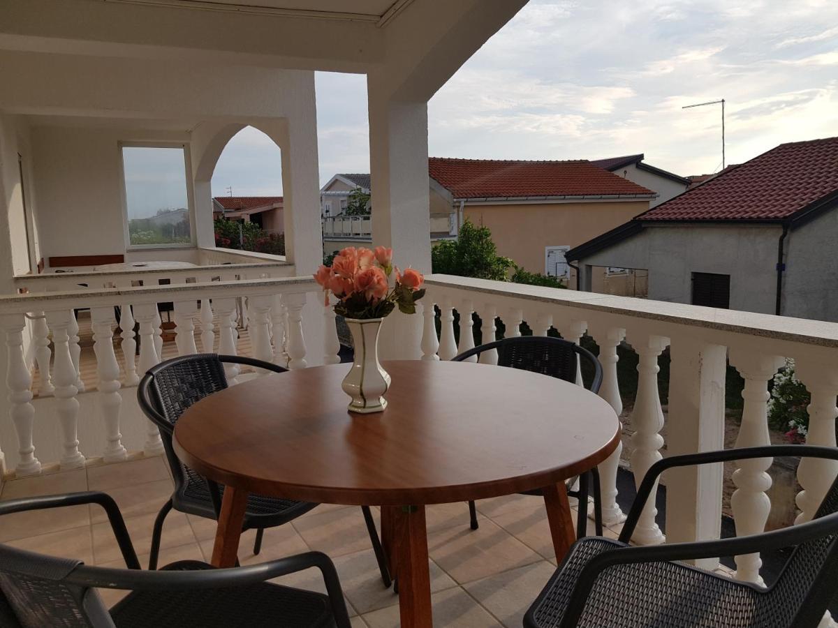Apartment Excelente Vir Kültér fotó